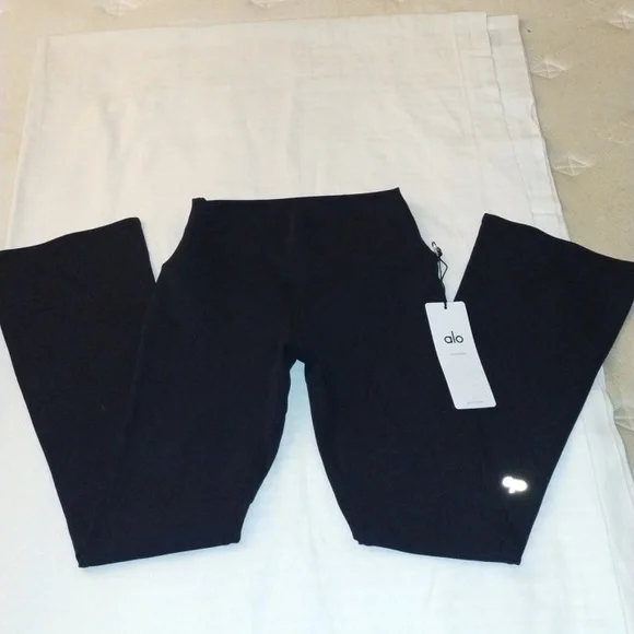 Alo Yoga Airbrush HR 7/8 Bootcut Legging - Picture 7 of 10